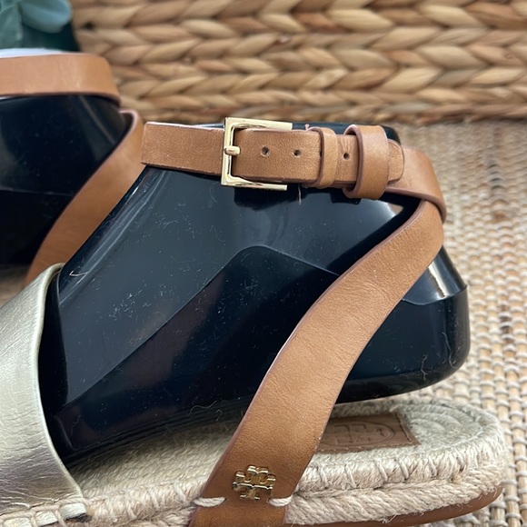 Tory Burch leather espadrilles size 9. - Picture 6 of 10